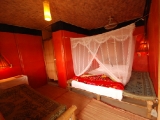 rammed-earth-room-4